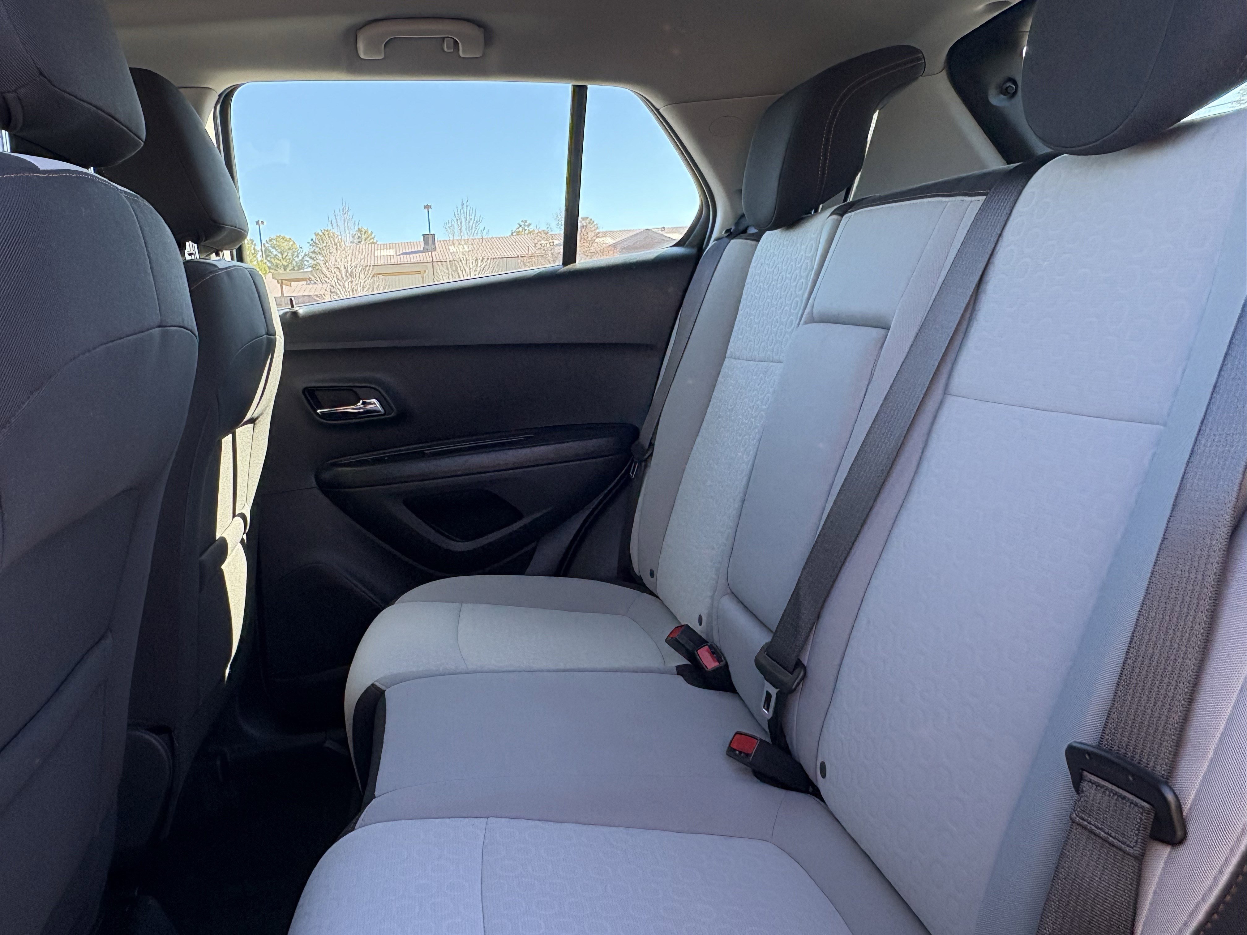 Used 2022 Chevrolet Trax LS image 10