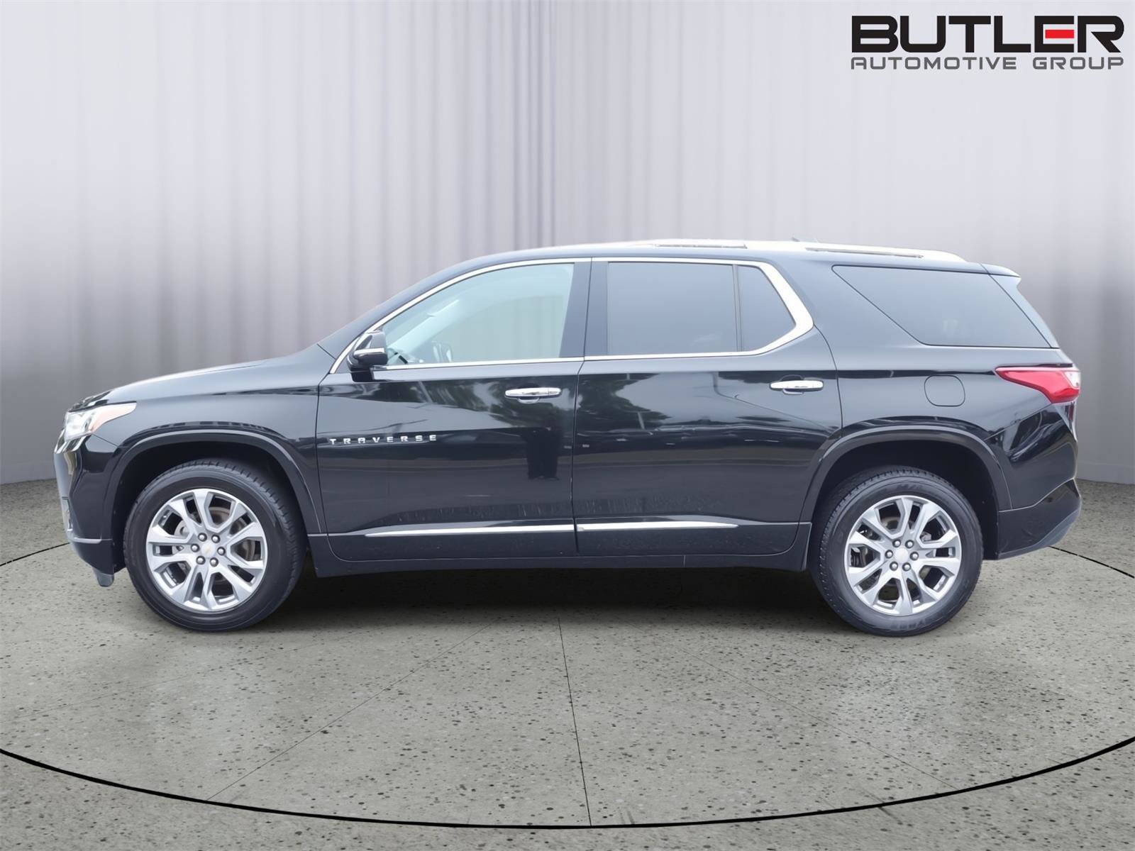 Used 2019 Chevrolet Traverse Premier w/ Driver Confidence II Package FWD image 4