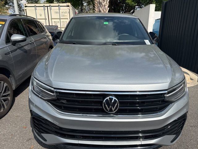 Used 2023 Volkswagen Tiguan SE R-Line image 2