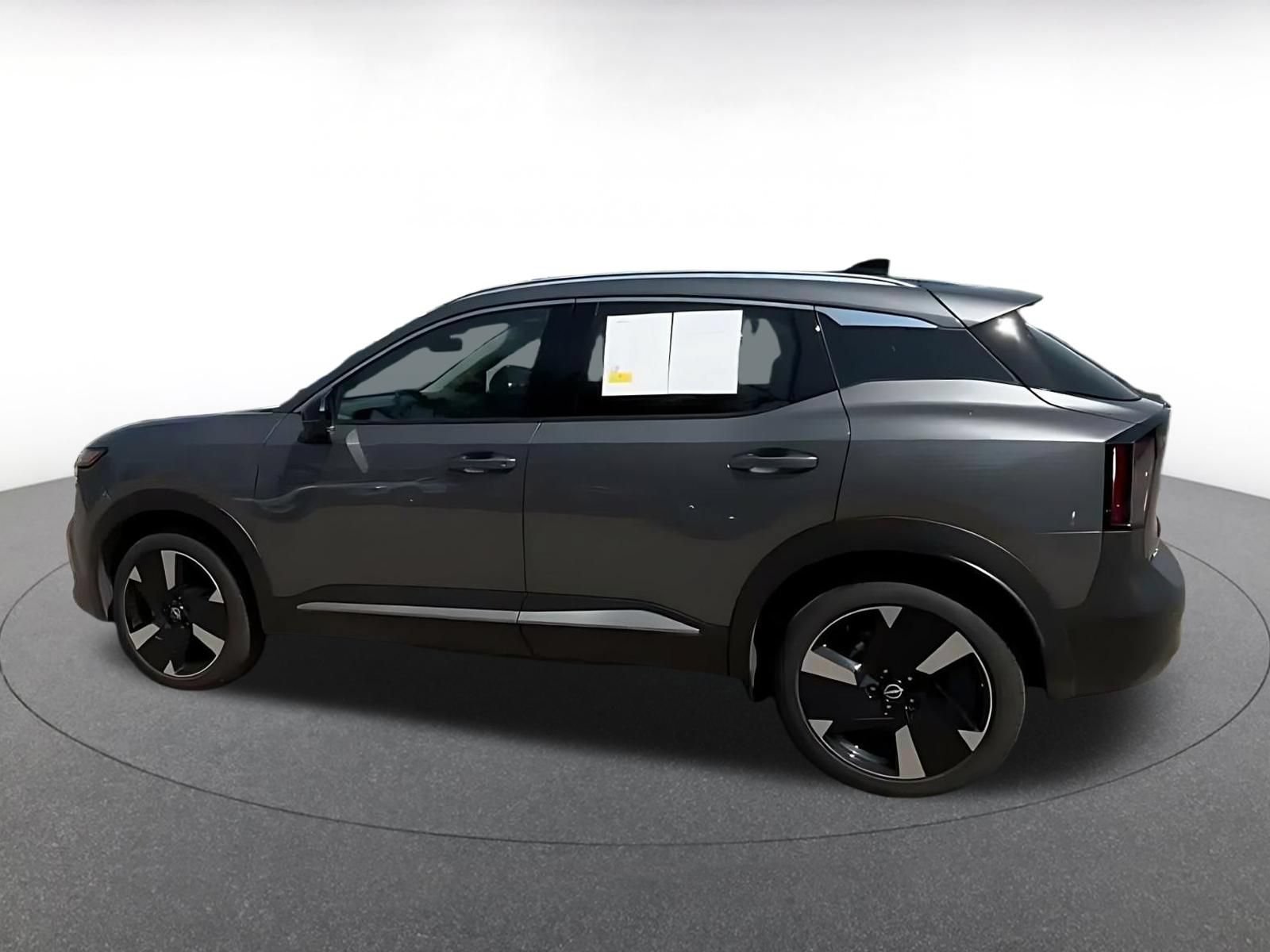 Used 2026 Nissan Kicks SR AWD/4WD image 8