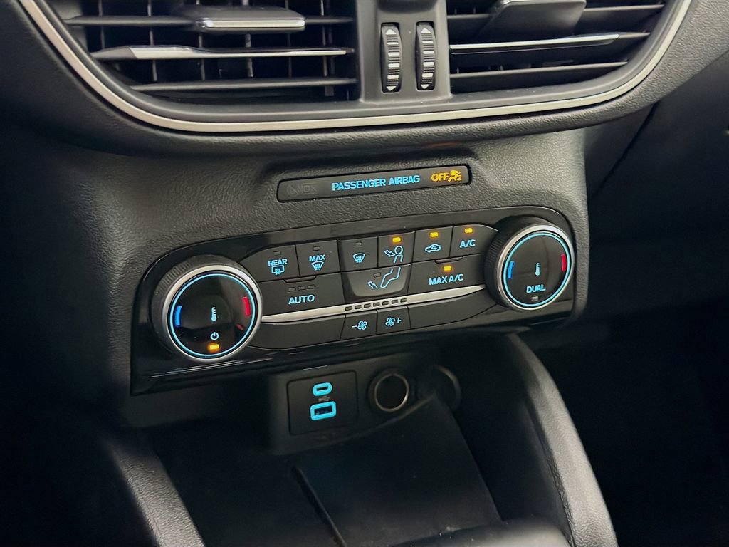 Used 2022 Ford Escape SE w/ SE Sport Appearance Package FWD image 19