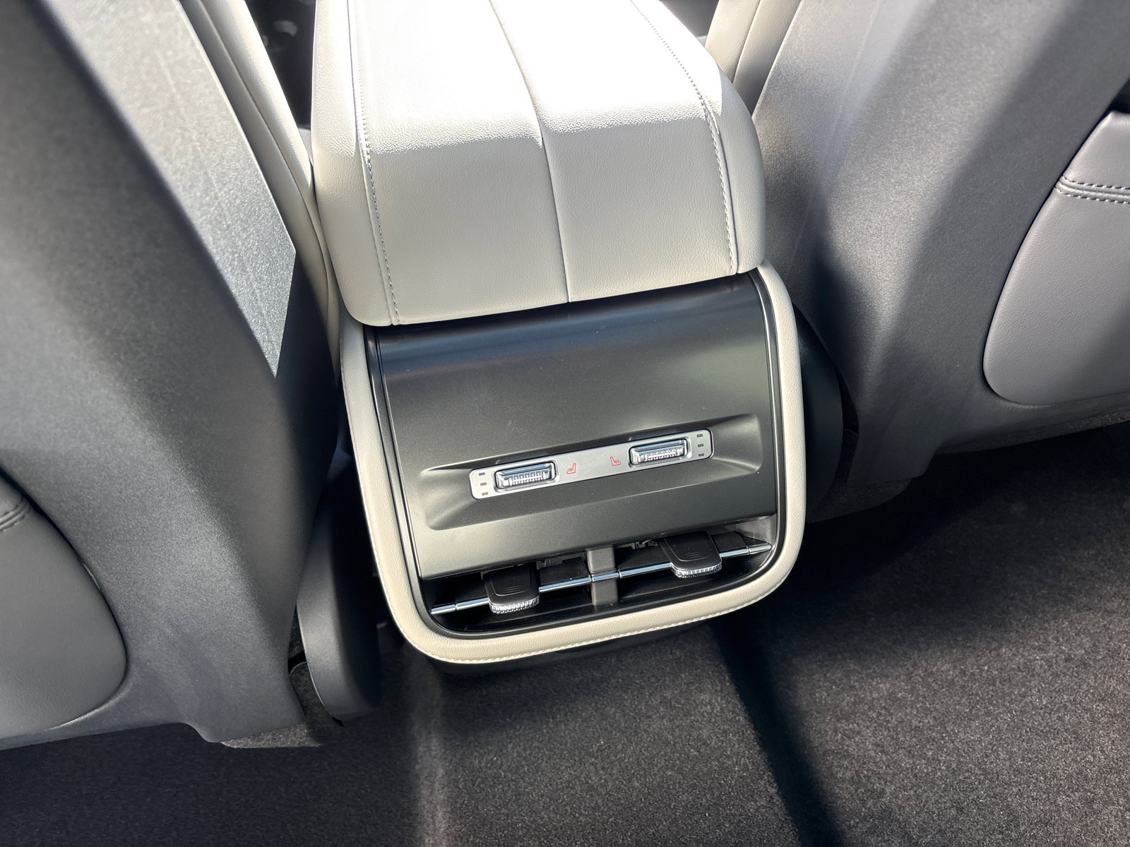 New 2026 Lincoln Nautilus Premier w/ Equipment Group 102A image 34