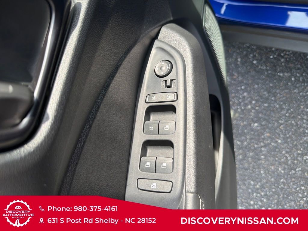 Used 2023 Hyundai Venue Limited image 12