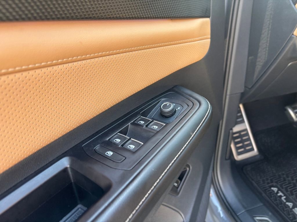 Used 2024 Volkswagen Atlas Cross Sport SEL R-Line image 25