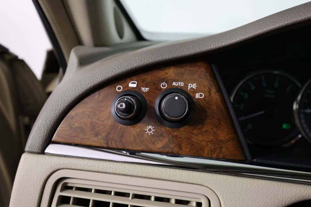 Used 2005 Buick LaCrosse CXL image 31