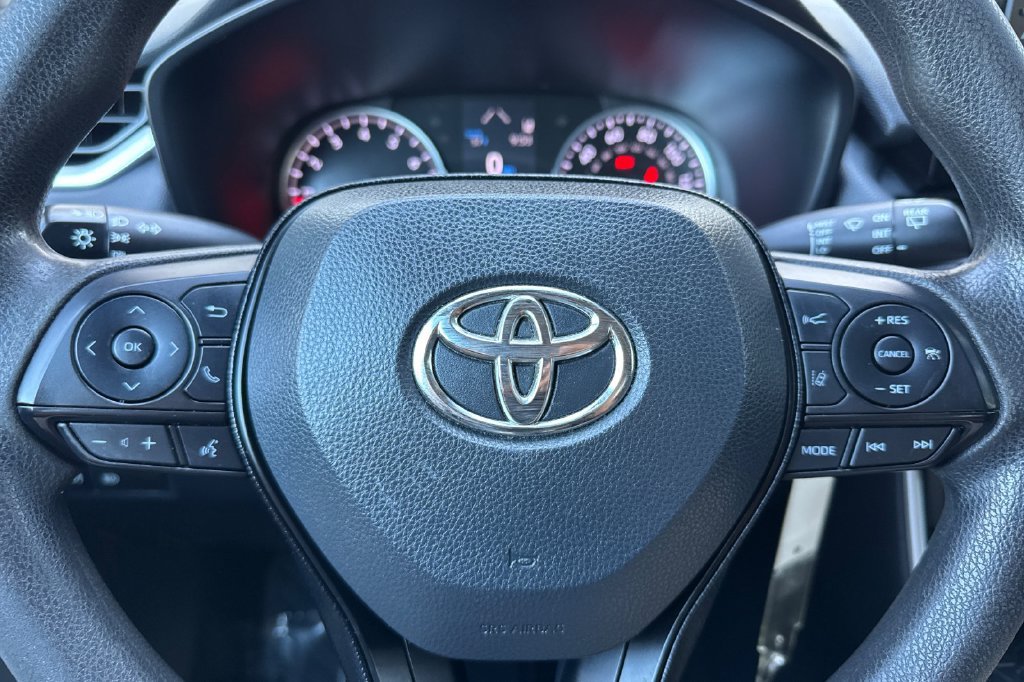 Certified 2020 Toyota RAV4 LE w/ Carpet Mat Package FWD image 21