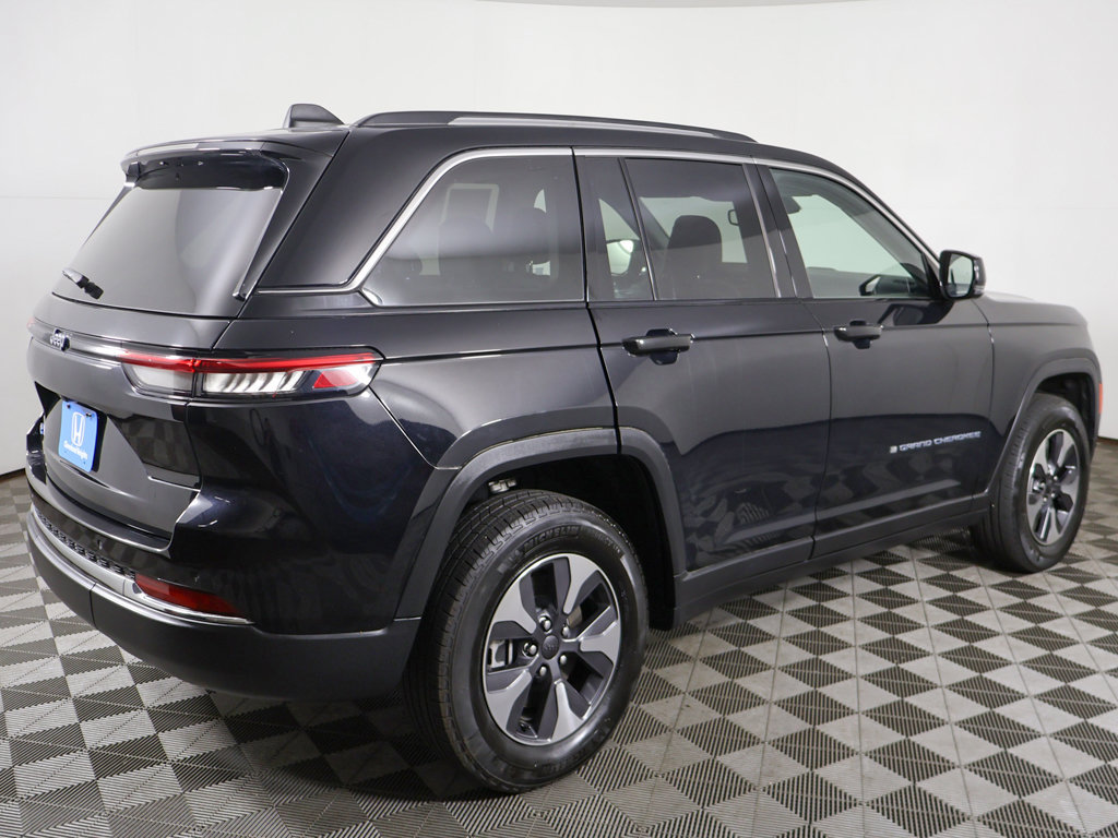 Used 2023 Jeep Grand Cherokee 4WD 4xe image 13