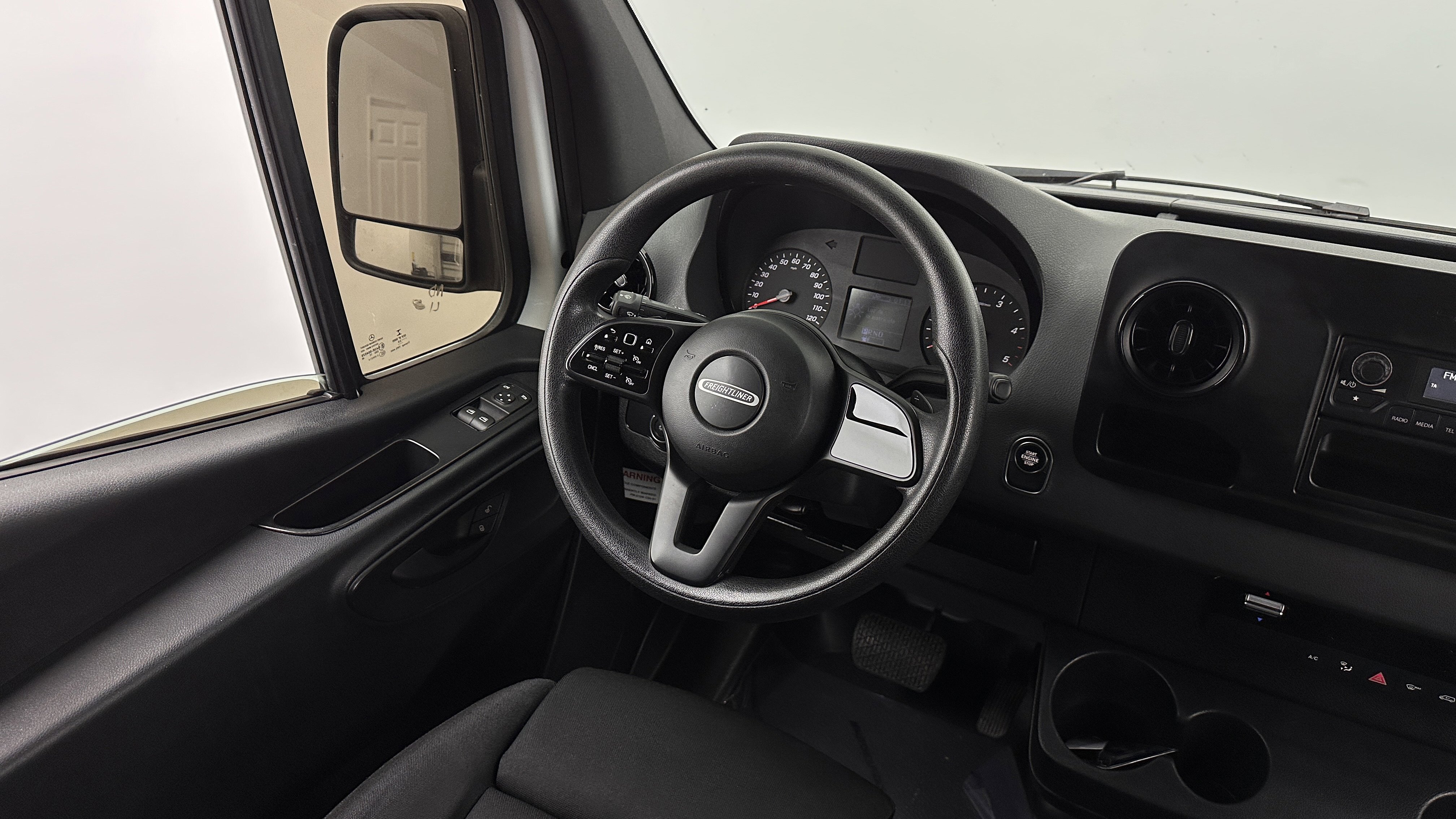 Used 2020 Freightliner Sprinter 3500 image 19