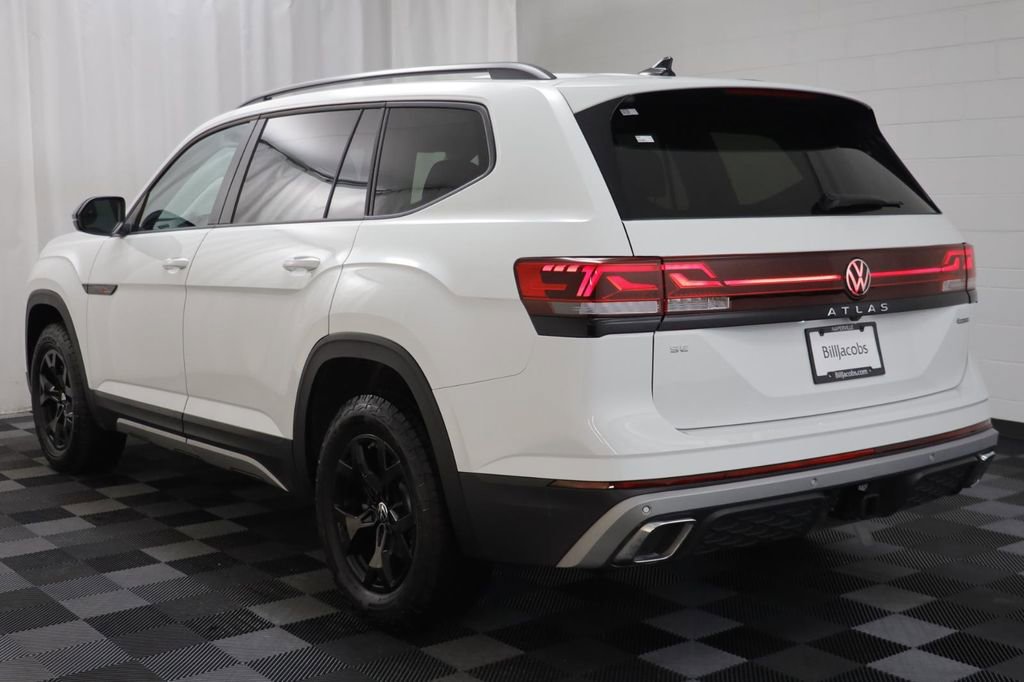Used 2025 Volkswagen Atlas Peak Edition SE AWD/4WD image 14
