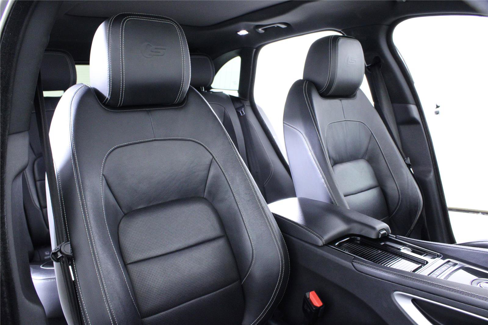 Used 2018 Jaguar F-PACE S AWD/4WD image 18