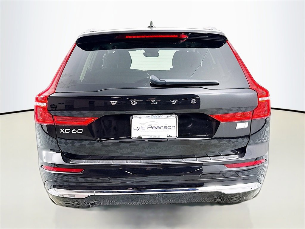 Used 2023 Volvo XC60 T8 Plus image 10