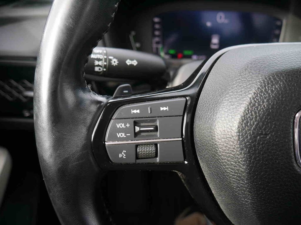 Used 2024 Honda Accord Touring image 39