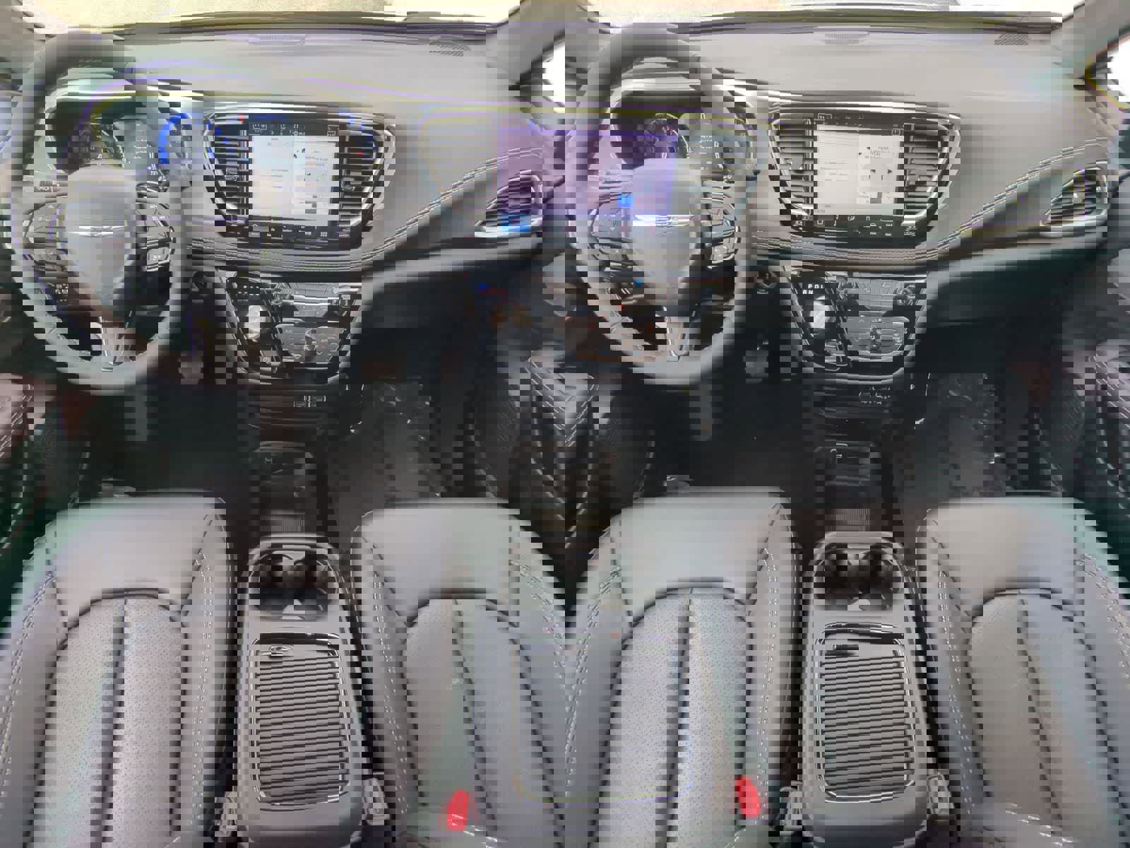 Certified 2024 Chrysler Pacifica Touring-L w/ S Appearance Package image 15