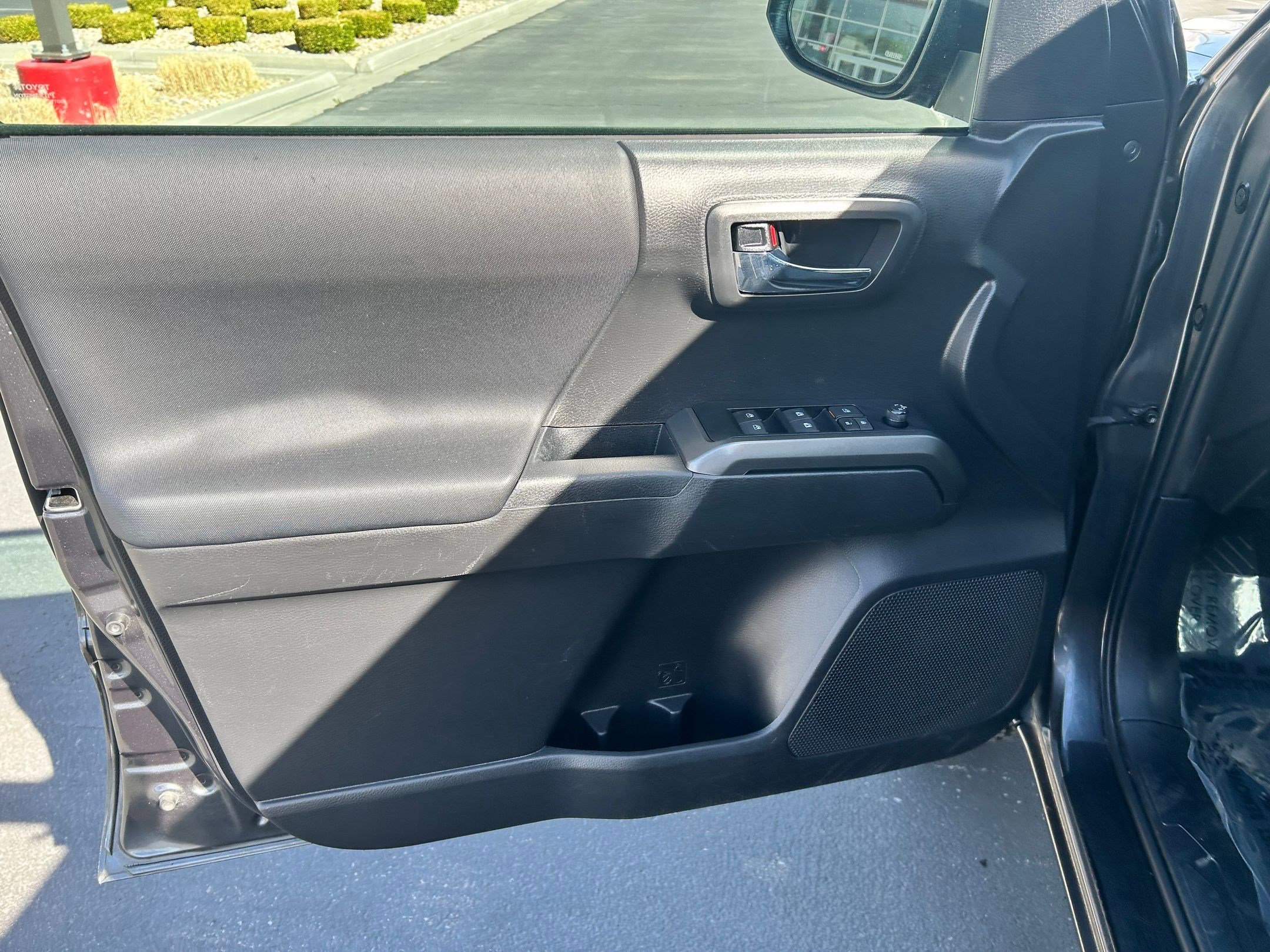 Certified 2023 Toyota Tacoma TRD Off-Road image 9