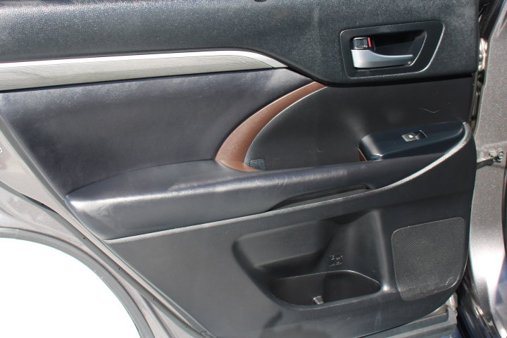 Used 2018 Toyota Highlander Limited image 15