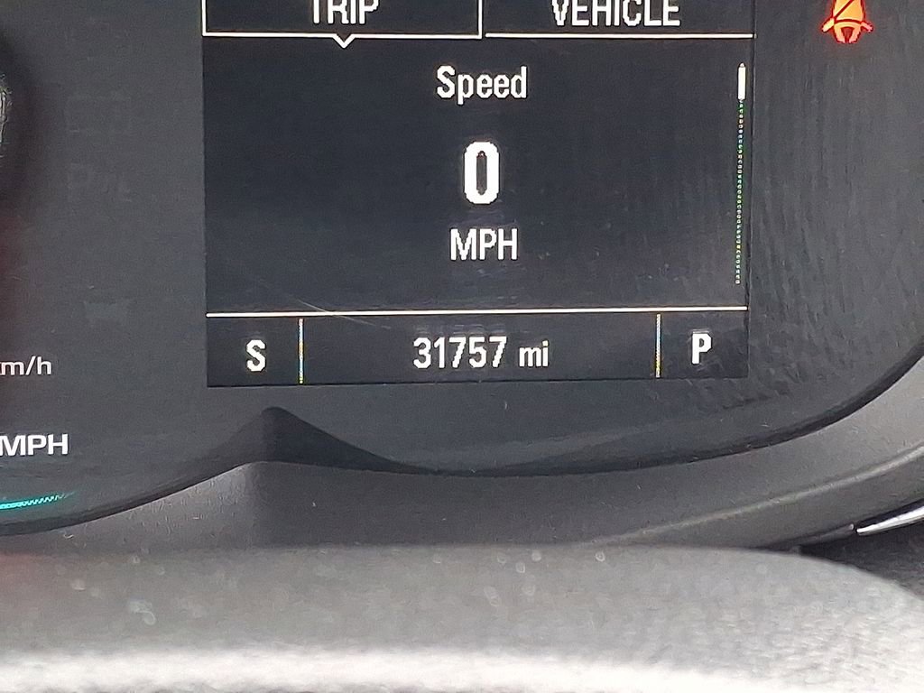 Used 2022 Chevrolet Trax LT w/ LT Convenience Package image 22