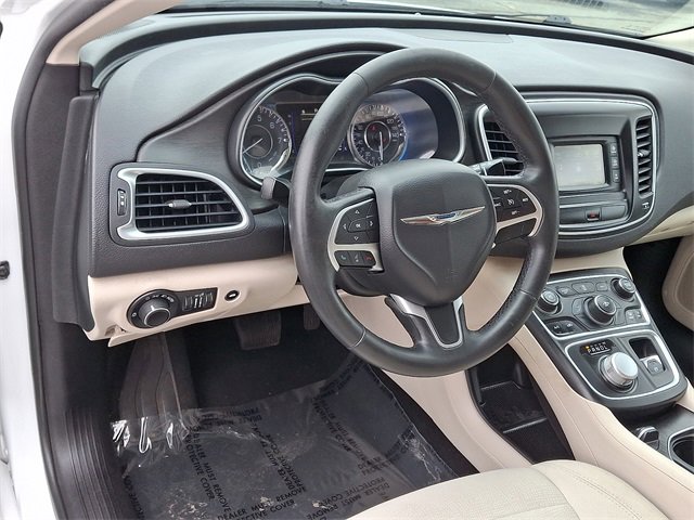 Used 2015 Chrysler 200 Limited w/ Convenience Group image 11