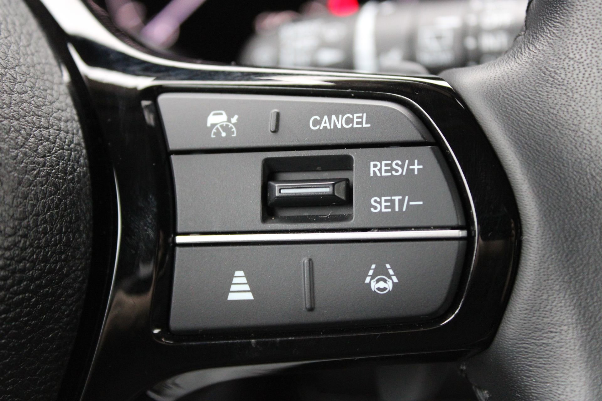 Used 2024 Honda Pilot Touring image 27