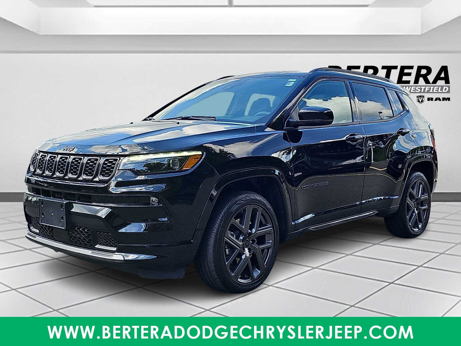 Used 2025 Jeep Compass Limited w/ High Altitude Package AWD/4WD image 3
