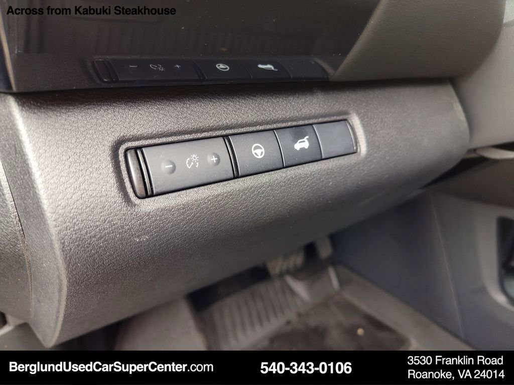 Used 2024 Nissan Pathfinder SV w/ SV Premium Package AWD/4WD image 24