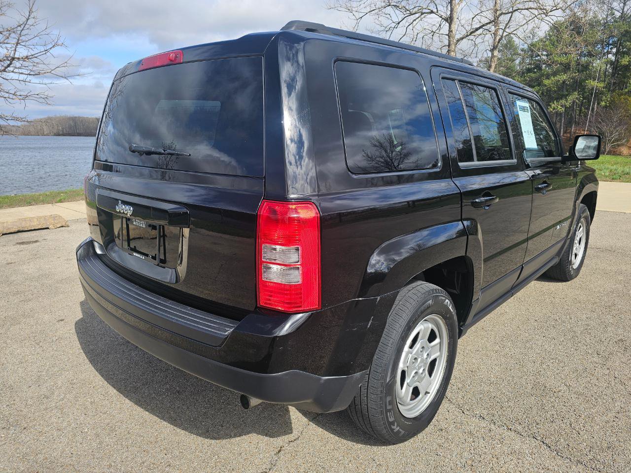 Used 2016 Jeep Patriot Sport w/ Power Value Group FWD image 6