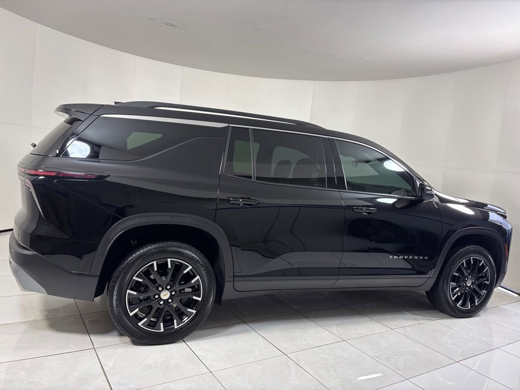 Used 2025 Chevrolet Traverse LT w/ Sun and Wheel Package image 6