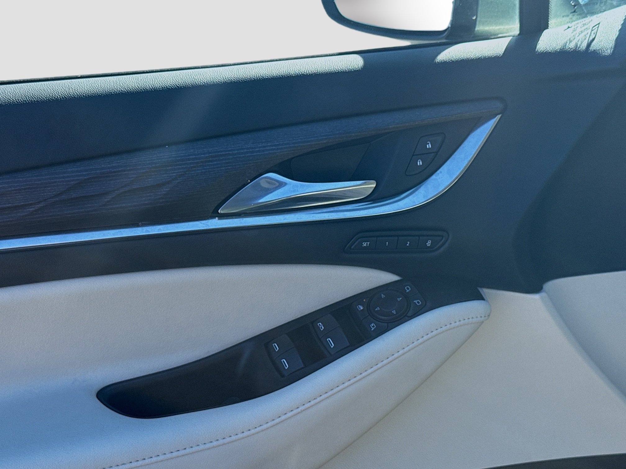 Used 2022 Buick Enclave Avenir w/ Avenir Technology Package image 17