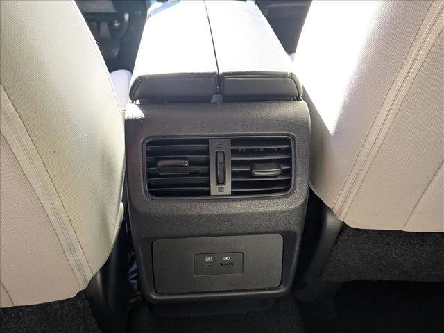 Used 2022 Nissan Rogue SV FWD image 17