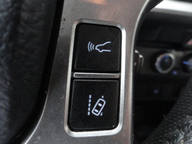 Used 2019 Toyota Tacoma SR5 AWD/4WD image 17