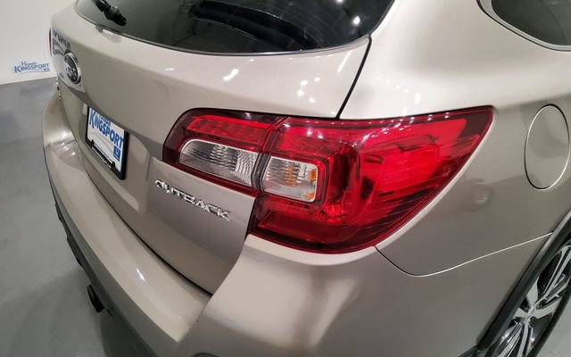 Used 2018 Subaru Outback 2.5i Limited AWD/4WD image 10