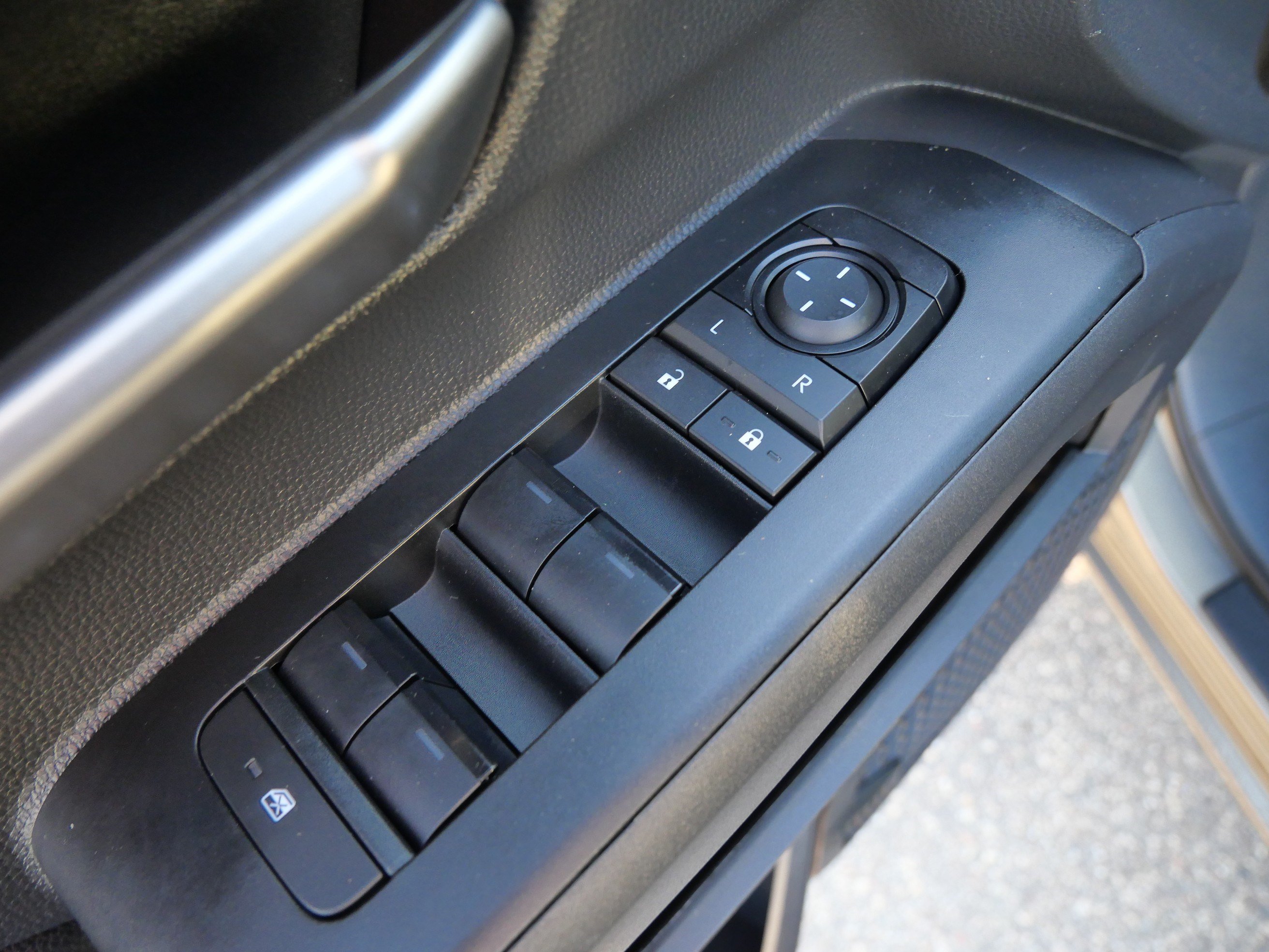 Used 2024 Toyota Tacoma TRD Off-Road w/ TRD Off Road Premium Package AWD/4WD image 19