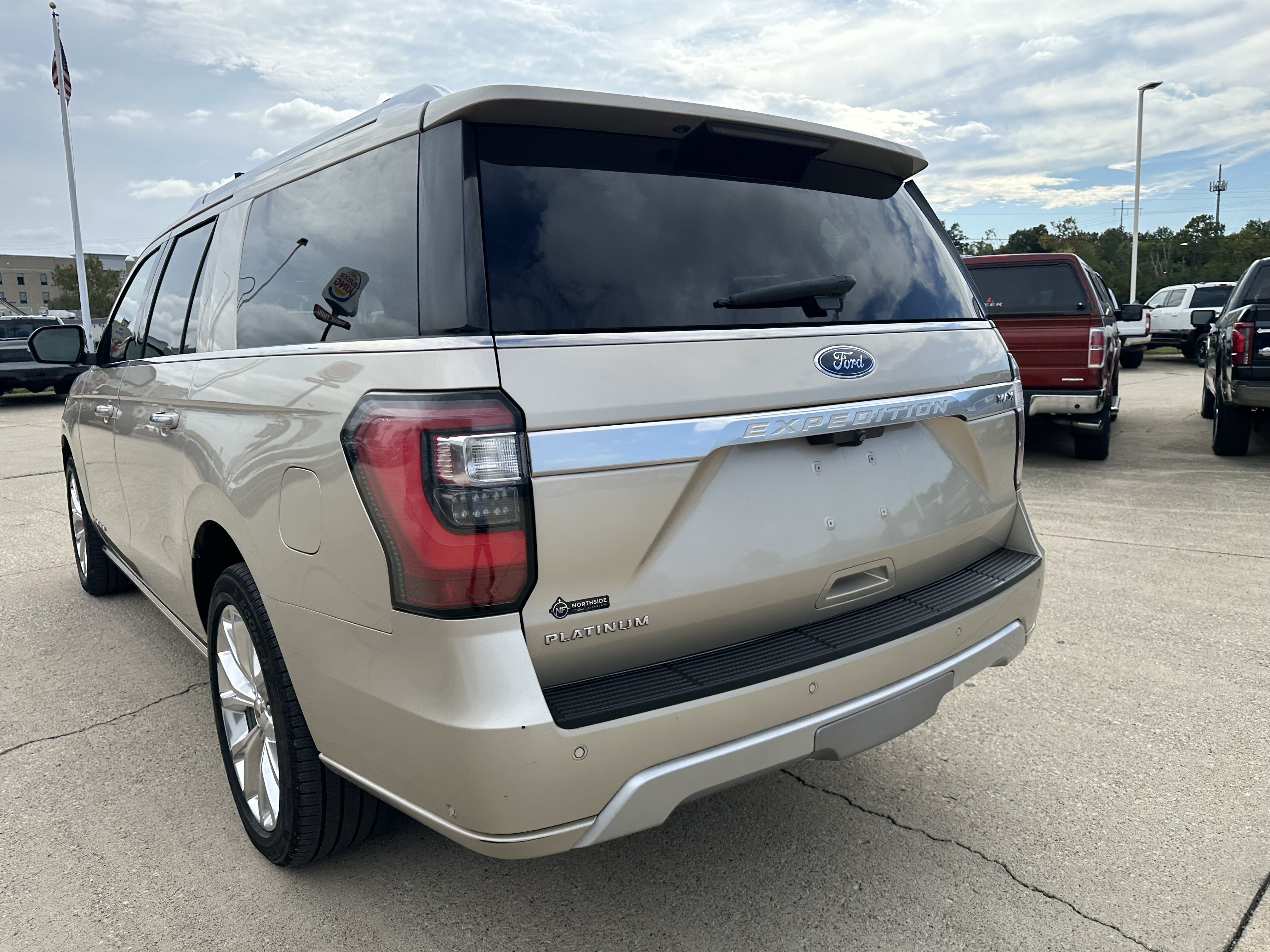Used 2018 Ford Expedition Max Platinum AWD/4WD image 5
