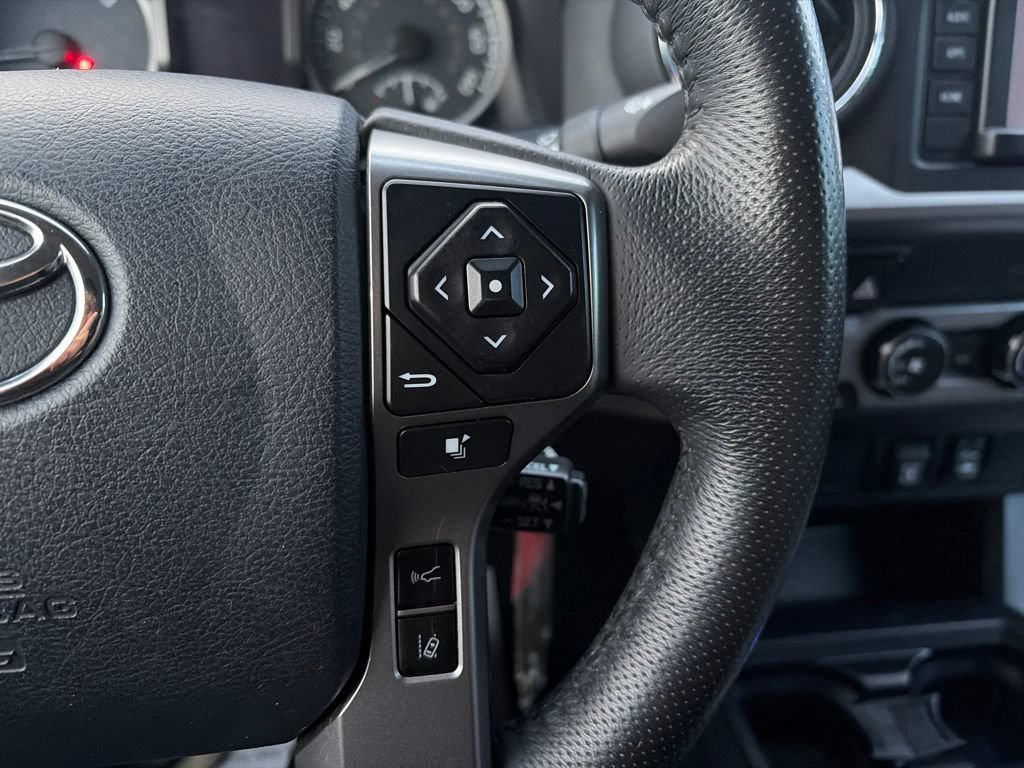 Used 2019 Toyota Tacoma SR5 AWD/4WD image 25