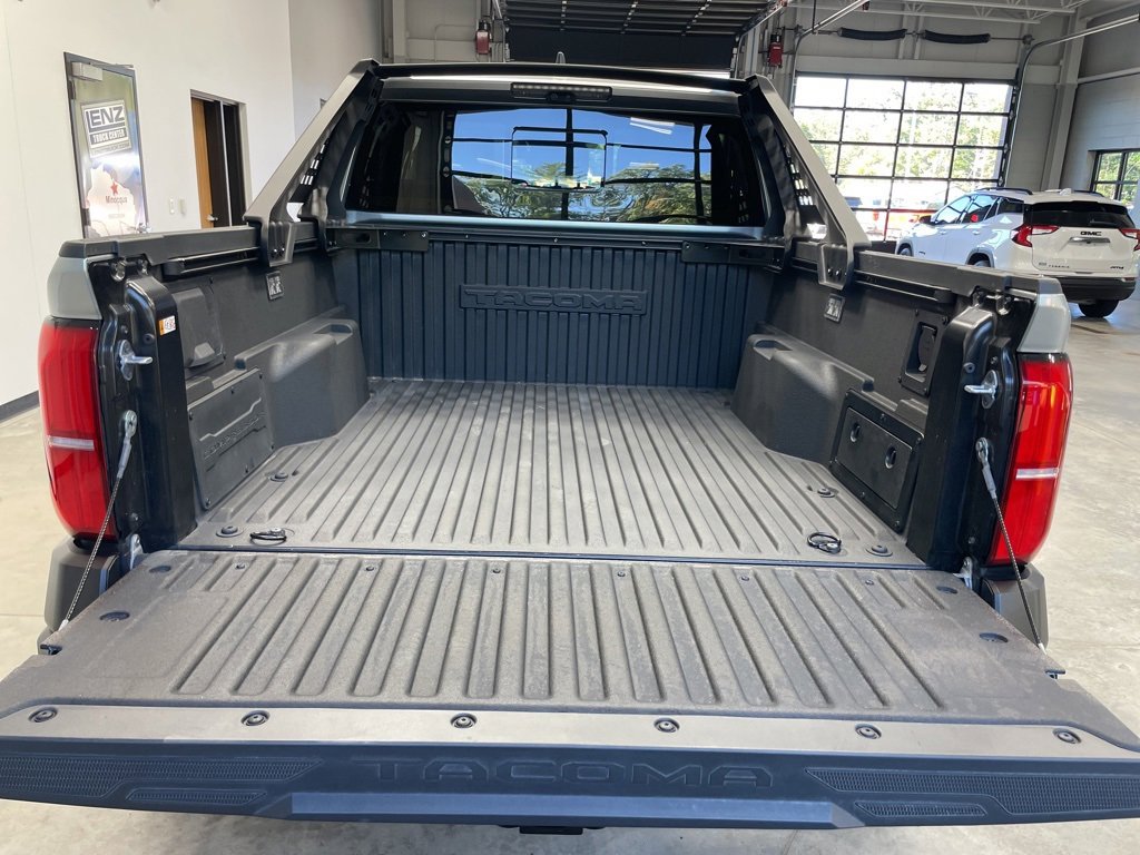 Used 2025 Toyota Tacoma 4x4 Double Cab Hybrid image 10