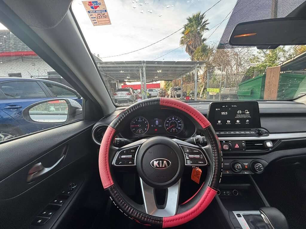 Used 2021 Kia Forte LXS image 4