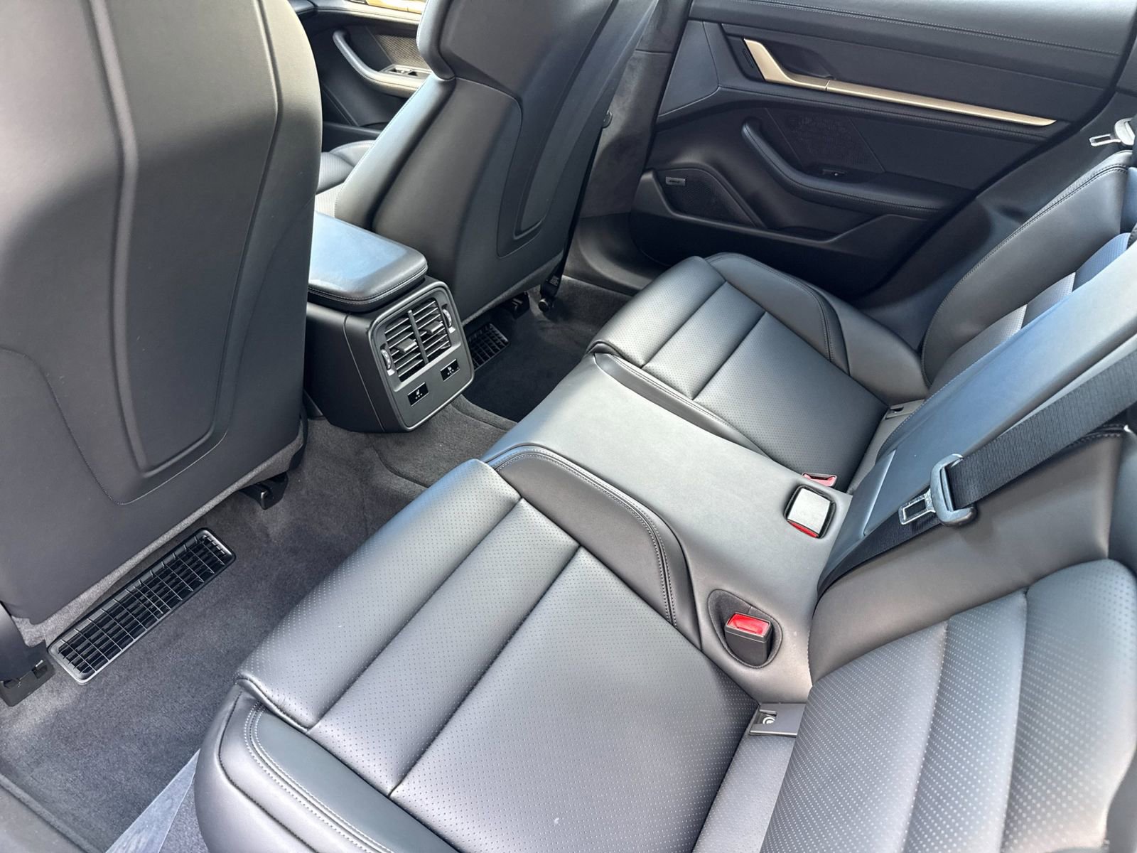 New 2026 Porsche Taycan GTS image 14