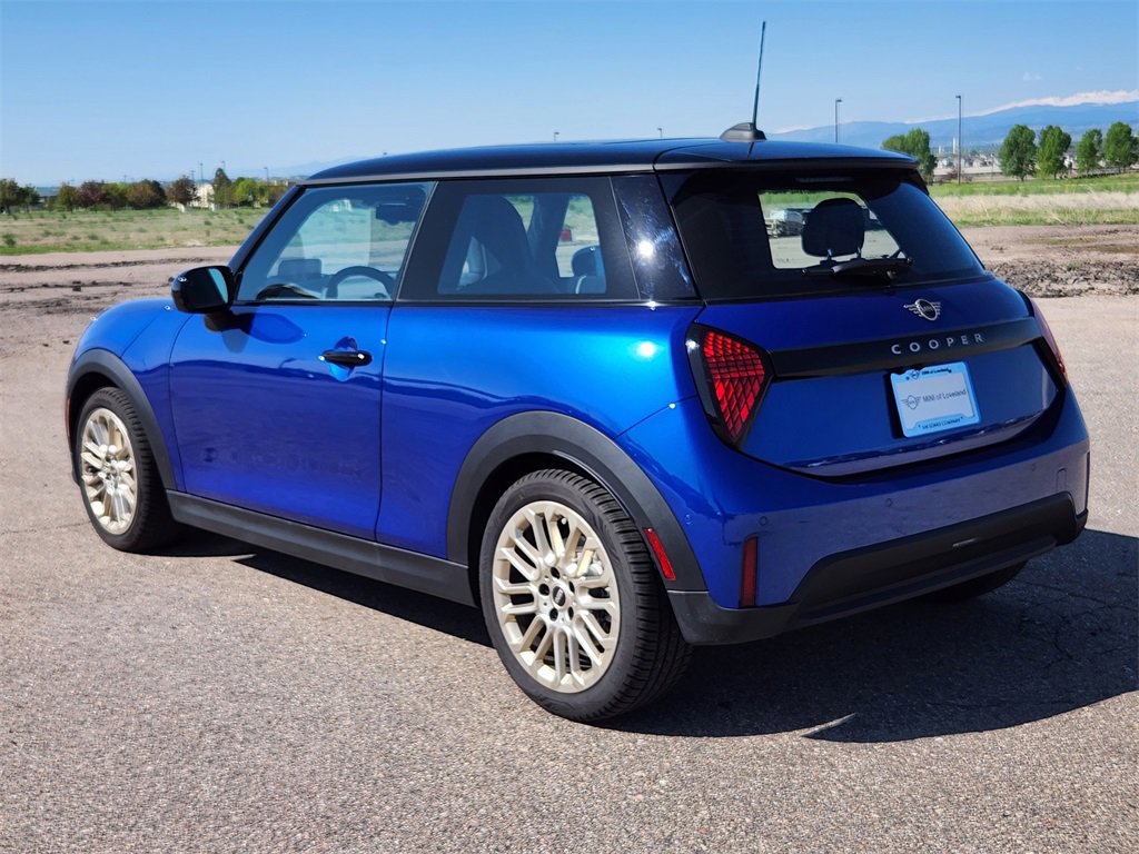 Used 2025 MINI Cooper 2-Door Hardtop image 3