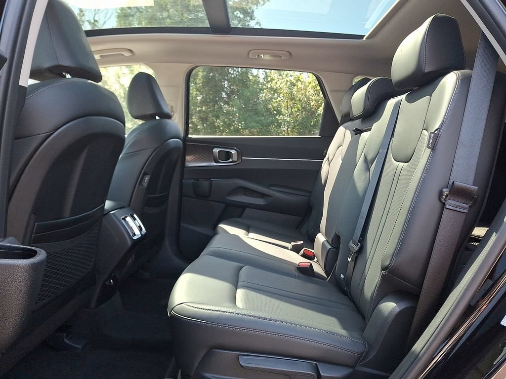 Certified 2026 Kia Sorento S w/ S Panoramic Sunroof Package AWD/4WD image 11
