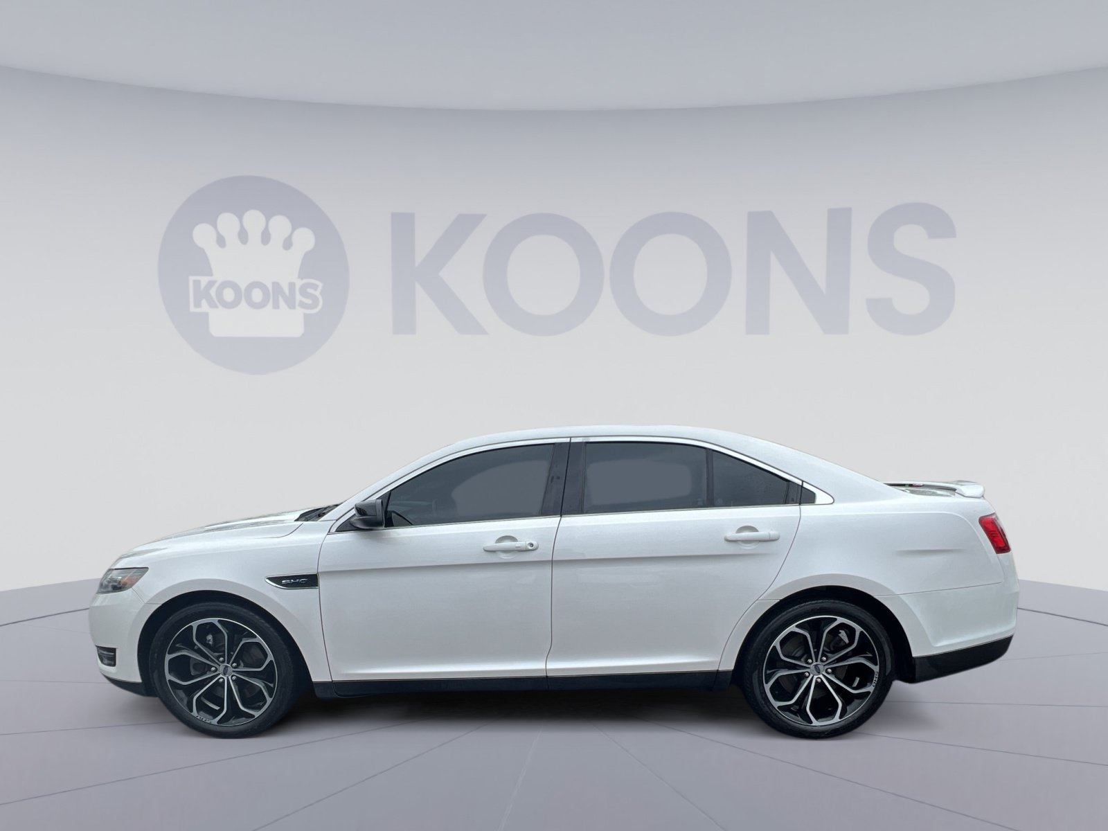 Used 2018 Ford Taurus SHO AWD/4WD image 13