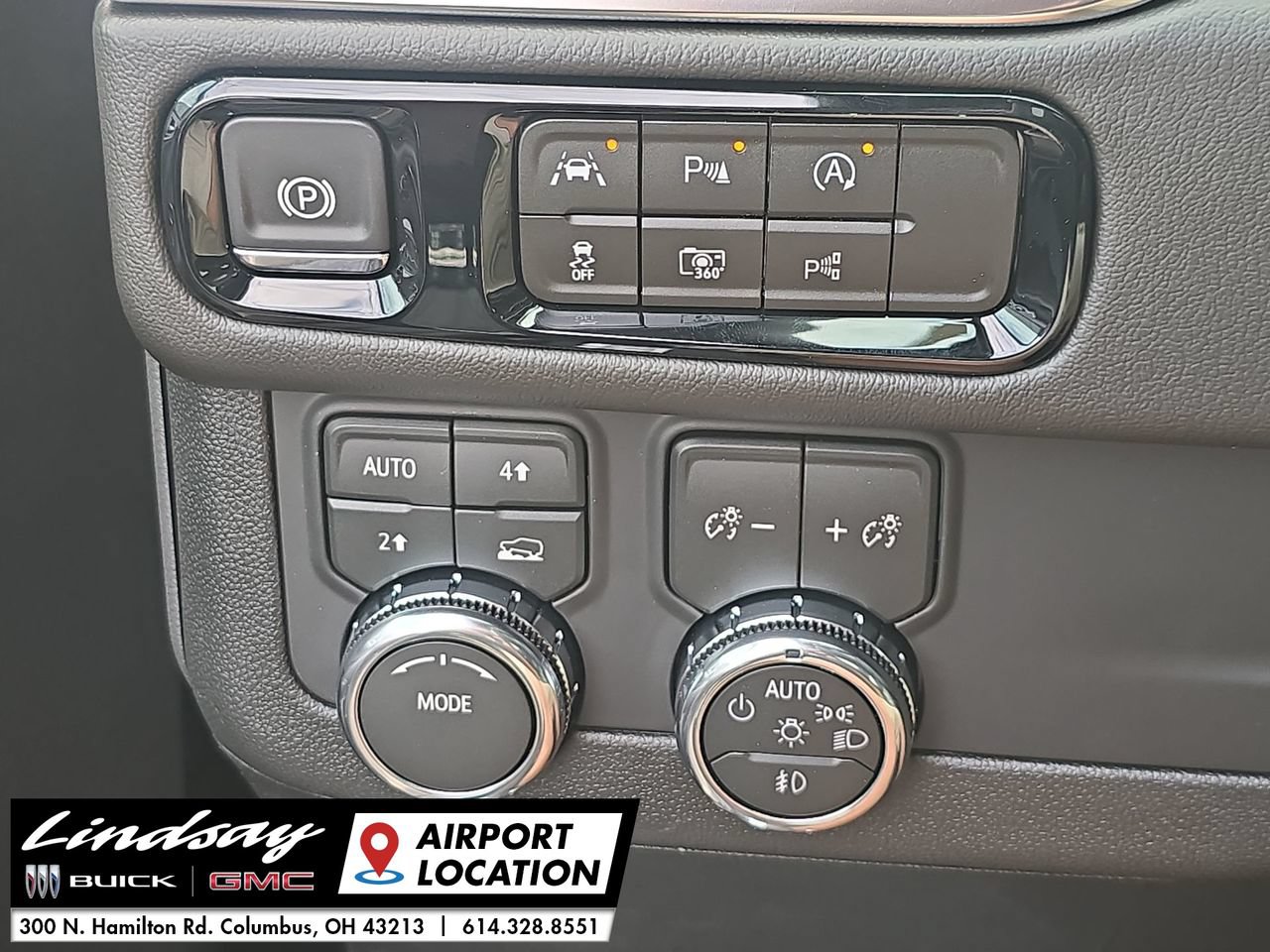 New 2026 GMC Yukon Denali w/ Sun & Power Step Package AWD/4WD image 19