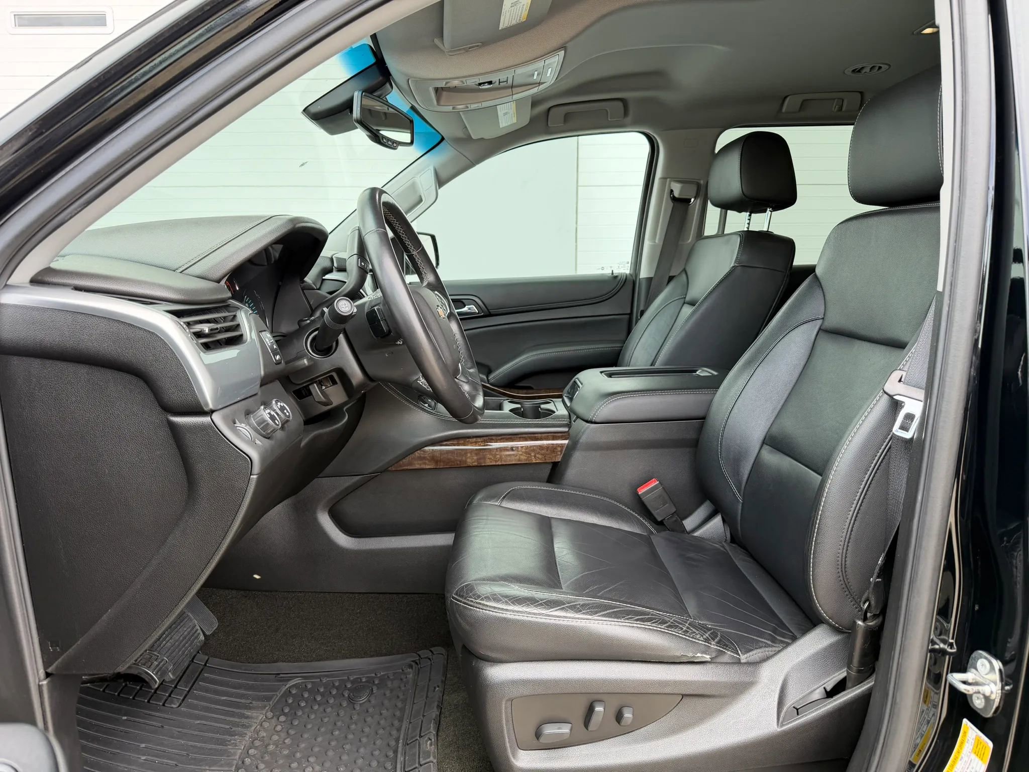 Used 2018 Chevrolet Suburban LT AWD/4WD image 9