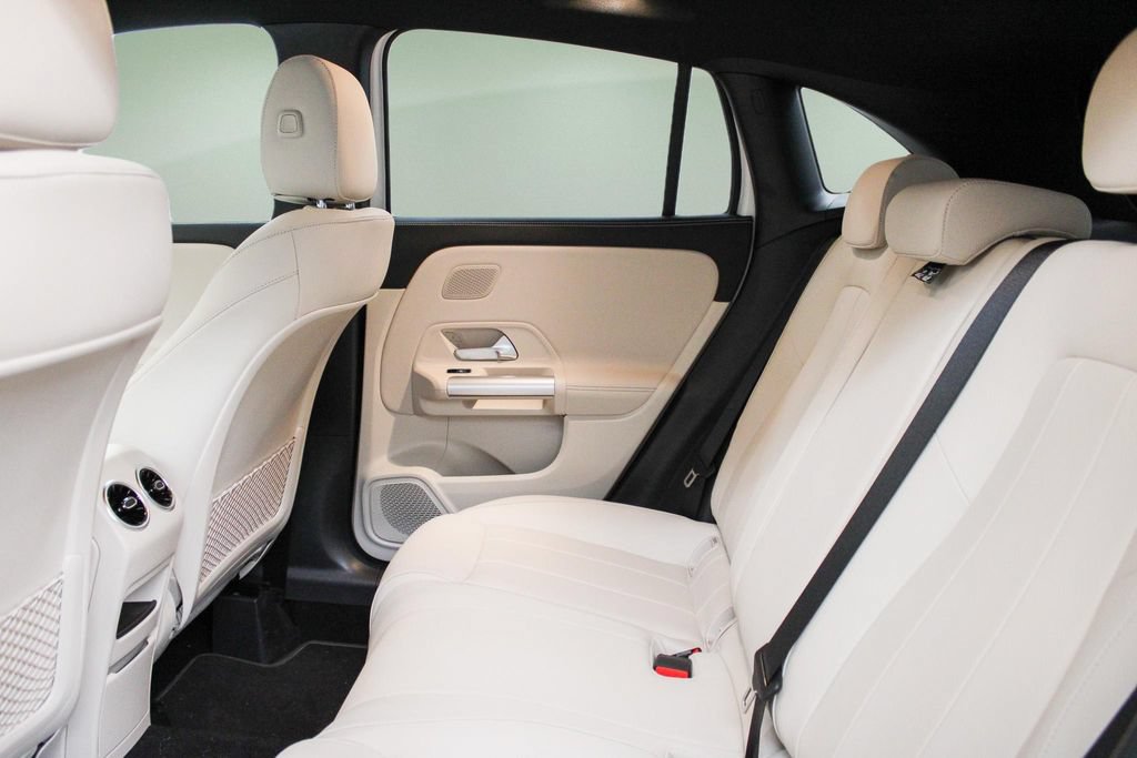 Used 2025 Mercedes-Benz GLA 250 4MATIC image 26