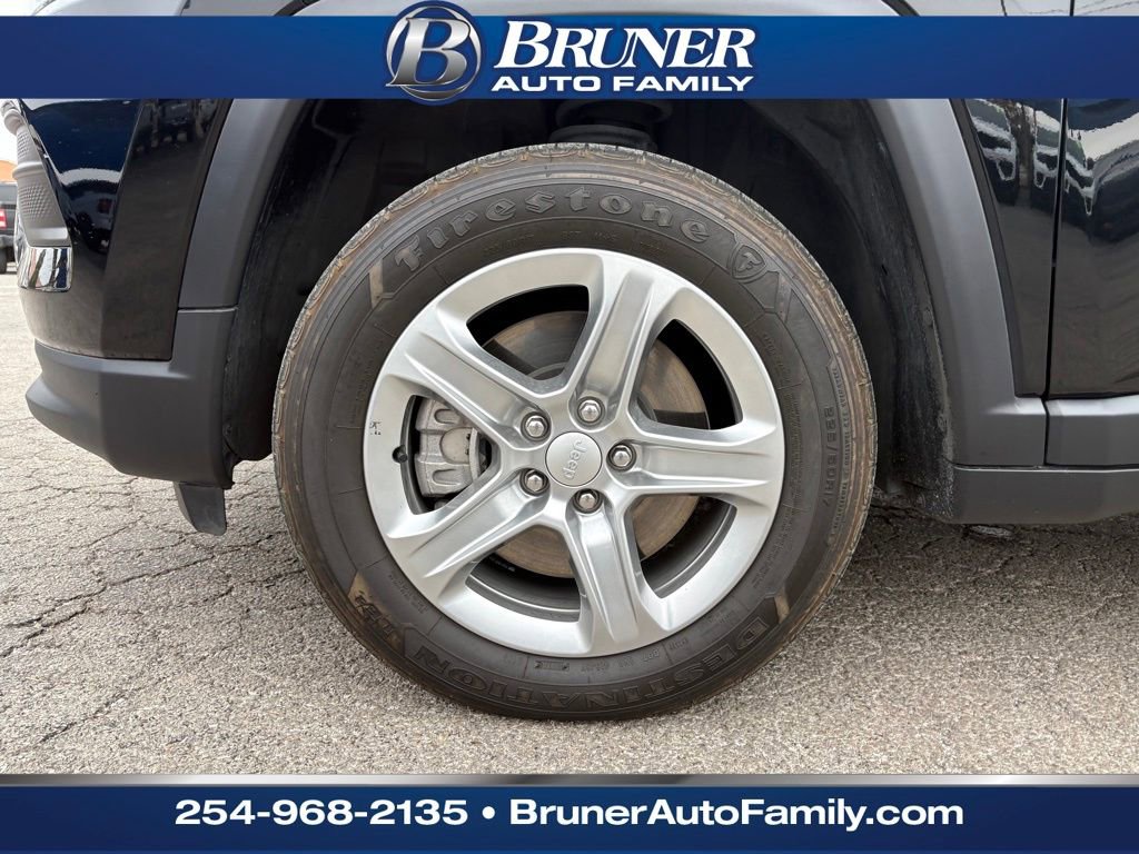 Used 2024 Jeep Compass Sport image 11