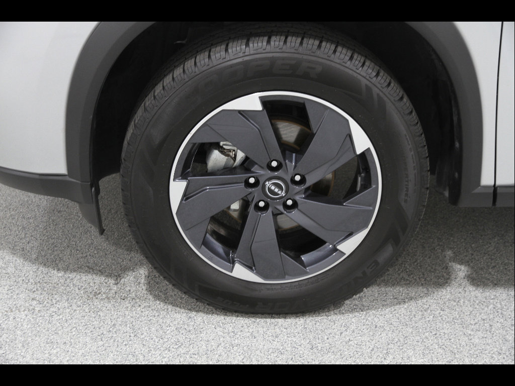 Used 2024 Nissan Rogue SV AWD/4WD image 21