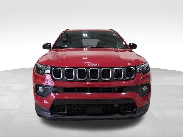 Used 2023 Jeep Compass Latitude w/ Convenience Group image 4