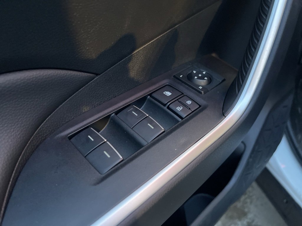 Used 2025 Toyota RAV4 XLE image 17