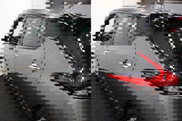 Used 2024 Nissan Leaf S image 9