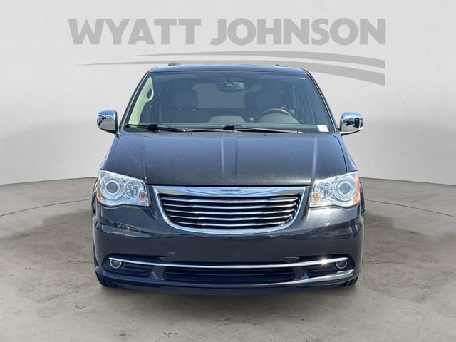 Used 2015 Chrysler Town & Country Limited Platinum image 8