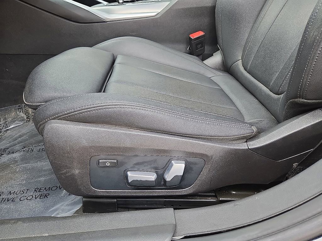 Used 2021 BMW 330e w/ Convenience Package RWD image 22
