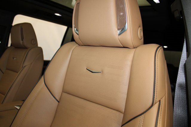 New 2026 Cadillac Escalade ESV Luxury w/ Touring Package image 7